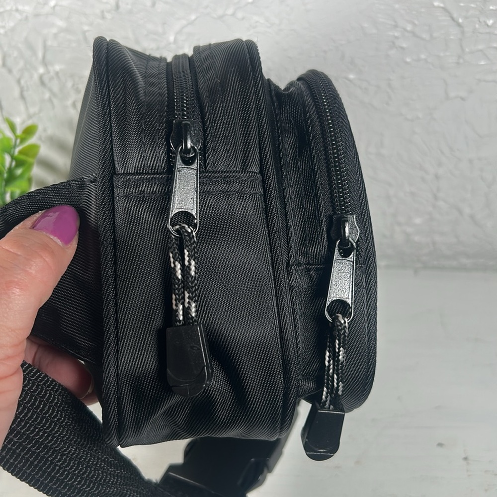 Walt Disney World Winnie the Pooh Fanny Pack Hip Crossbody Bag Embroidered Pooh - Picture 4 of 14